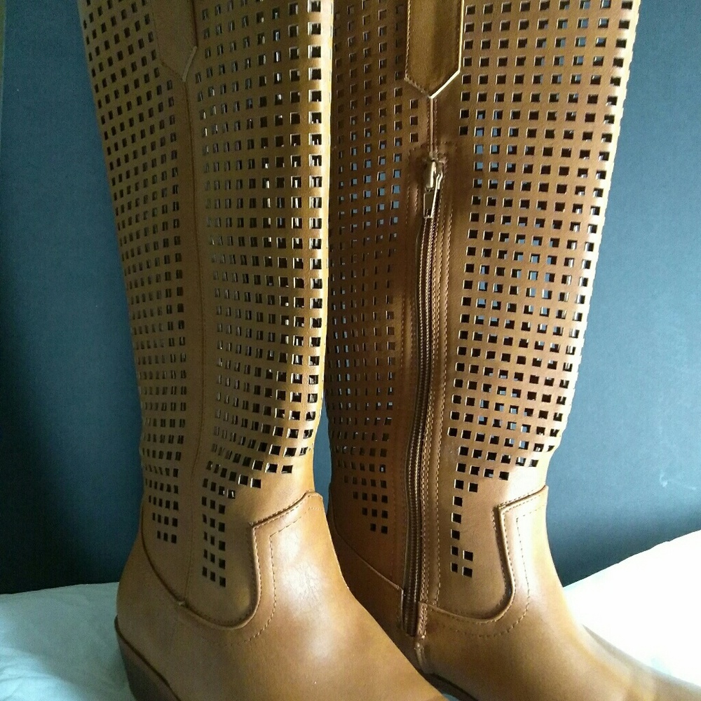 Boots!!!****